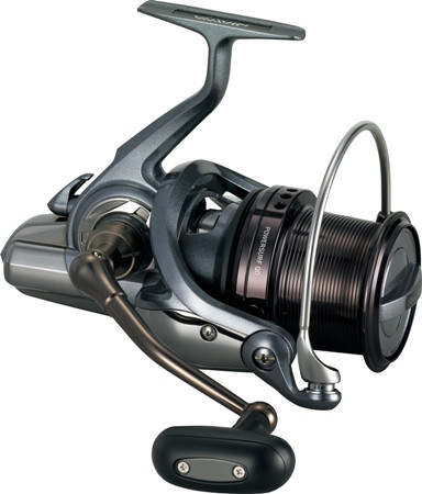 Daiwa 17 WINDCAST 4000 Spininng Reel SURF CASTING from Japan New 